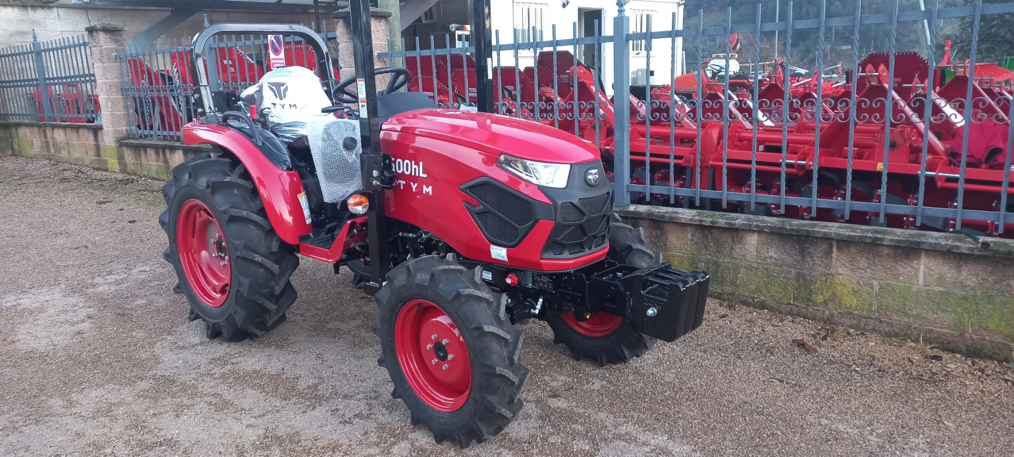 CETYM2500L  TRACTOR TYM 2500-L